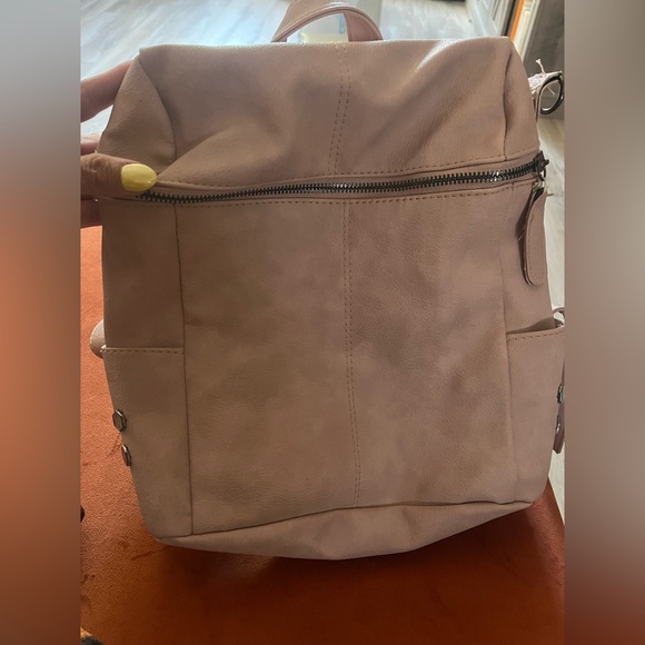 ✨Backpack✨ - Picture 1 of 3
